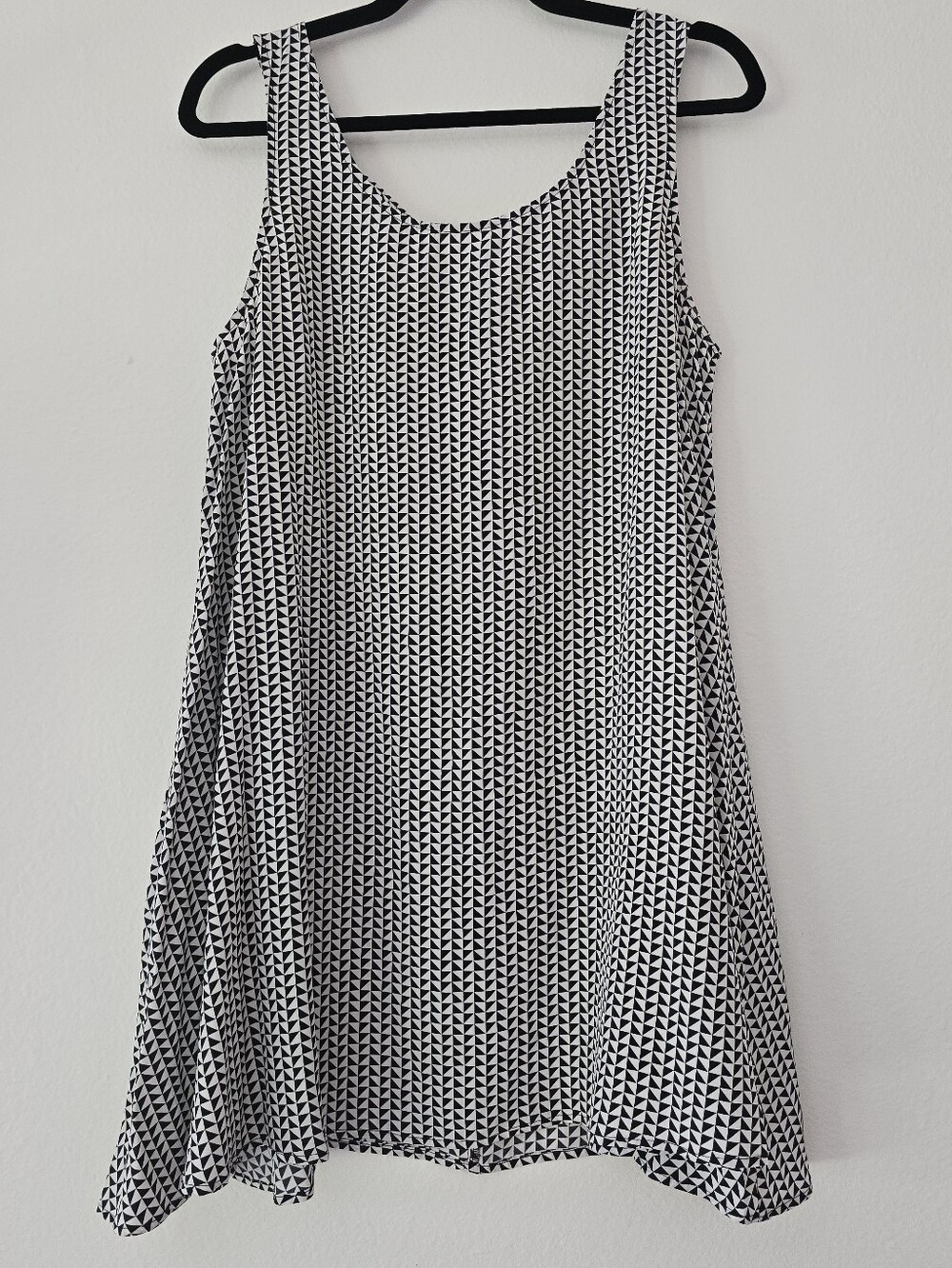 100% Silk Black & White Geometric Scoop Neck Swing Dress, Vintage 80's Luxury